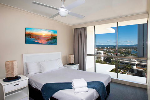 Seacrest Beachfront Apartments Surfers Paradise - Dalby Accommodation 17