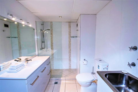 Seacrest Beachfront Apartments Surfers Paradise - Dalby Accommodation 15