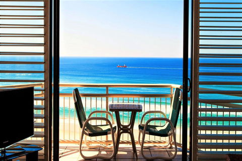 Seacrest Beachfront Apartments Surfers Paradise - Dalby Accommodation 29