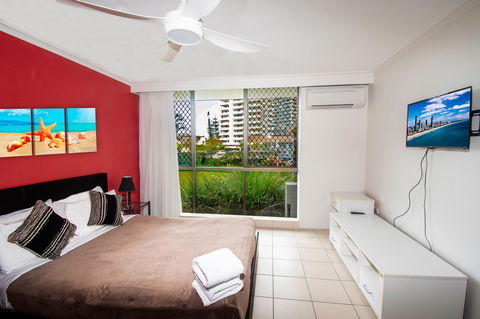 Seacrest Beachfront Apartments Surfers Paradise - Dalby Accommodation 8