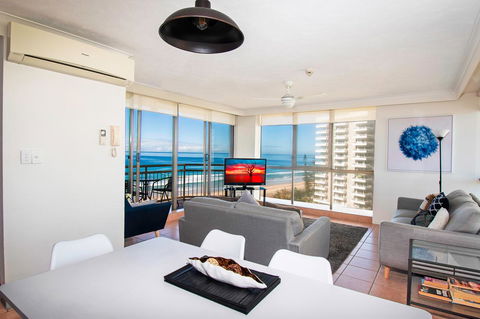 Seacrest Beachfront Apartments Surfers Paradise - Dalby Accommodation 21