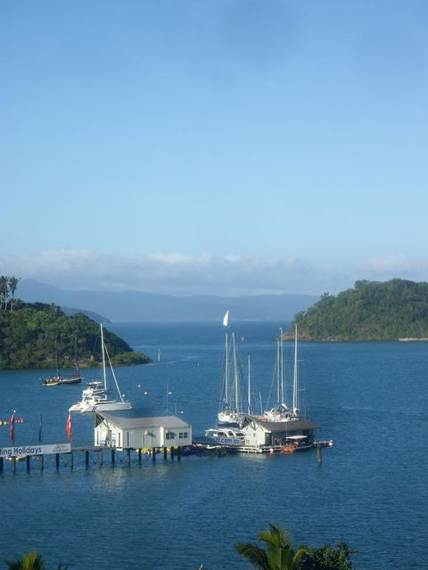 Montipora Unit 3 - In The Heart Of Airlie, Wi-fi And Netflix - Dalby Accommodation 15