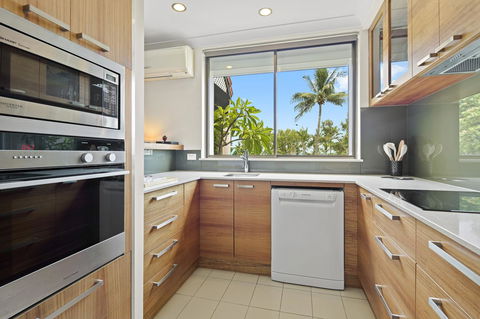 Montipora Unit 3 - In The Heart Of Airlie, Wi-fi And Netflix - Dalby Accommodation 4