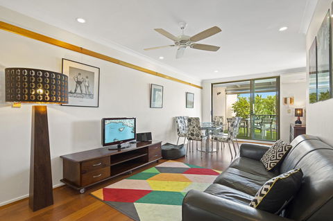 Montipora Unit 3 - In The Heart Of Airlie, Wi-fi And Netflix - Dalby Accommodation 3