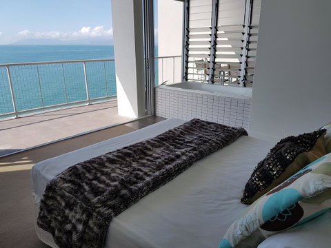 Penthouse On Bright Point - Dalby Accommodation 6