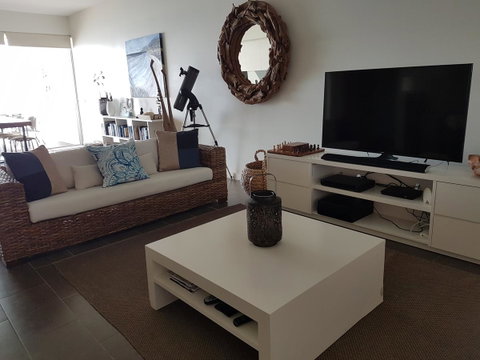 Penthouse On Bright Point - Dalby Accommodation 2