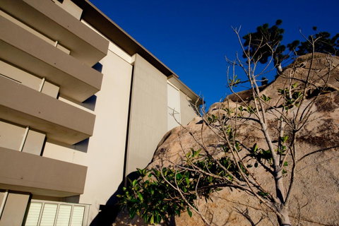 Penthouse On Bright Point - Dalby Accommodation 17