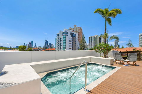 Qube Broadbeach Ocean View Apartments - Dalby Accommodation 13