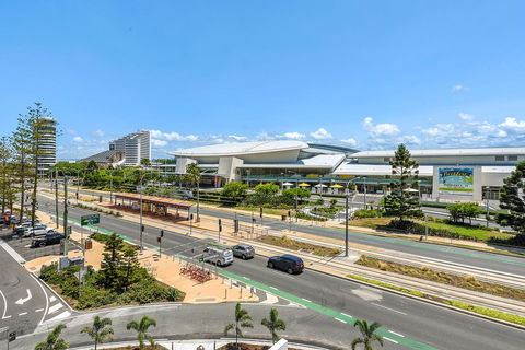 Qube Broadbeach Ocean View Apartments - Dalby Accommodation 2