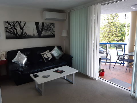 Surfers Beach Resort One - Dalby Accommodation 2