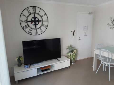 Surfers Beach Resort One - Dalby Accommodation 4