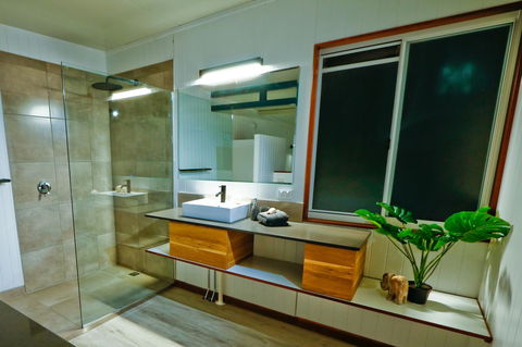 The Summit 1770 - Dalby Accommodation 6