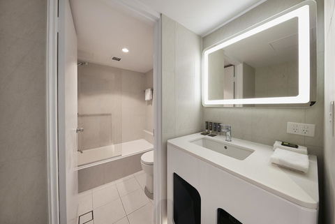 Novotel Surfers Paradise - Dalby Accommodation 13