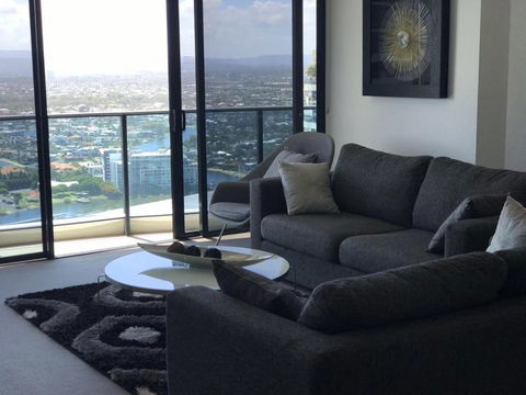 Luxury 3 Bedroom In Heart Of Broadbeach - Dalby Accommodation 21