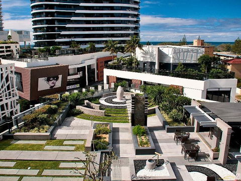 Luxury 3 Bedroom In Heart Of Broadbeach - Dalby Accommodation 7