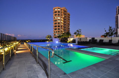 Luxury 3 Bedroom In Heart Of Broadbeach - Dalby Accommodation 11