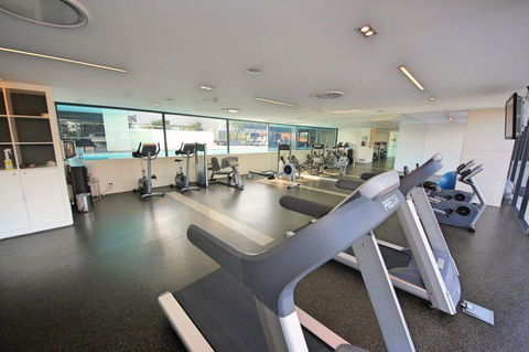 Luxury 3 Bedroom In Heart Of Broadbeach - Dalby Accommodation 9