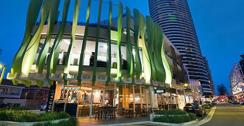 Luxury 3 Bedroom In Heart Of Broadbeach - Dalby Accommodation 10