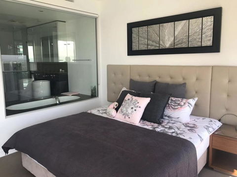 Luxury 3 Bedroom In Heart Of Broadbeach - Dalby Accommodation 16
