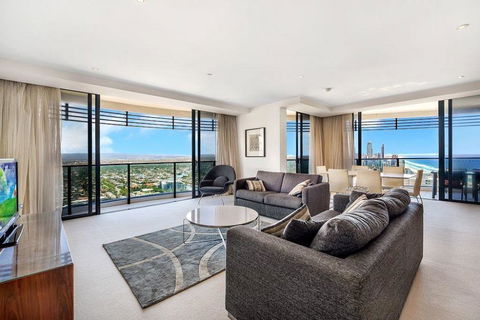 Luxury 3 Bedroom In Heart Of Broadbeach - Dalby Accommodation 0