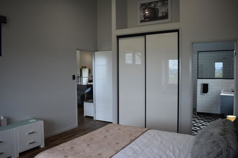 Ironbark House - Dalby Accommodation 23