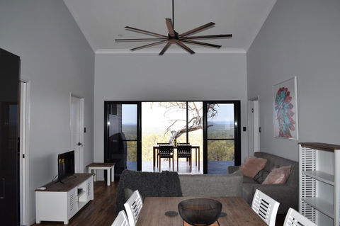 Ironbark House - Dalby Accommodation 30