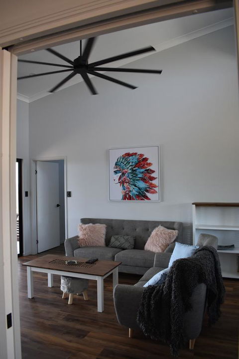 Ironbark House - Dalby Accommodation 15