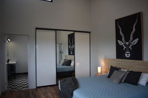 Ironbark House - Dalby Accommodation 25