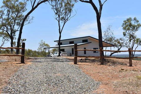 Ironbark House - Dalby Accommodation 0