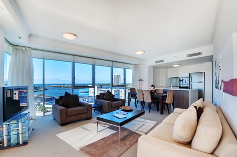 Reflection On The Sea - Dalby Accommodation 3