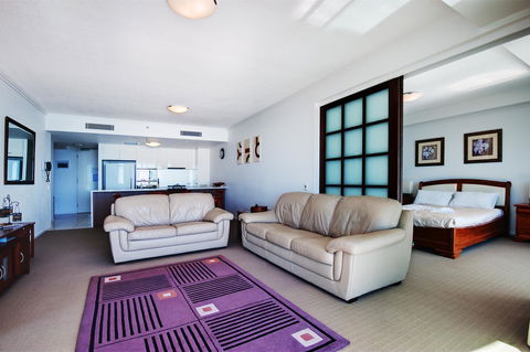 Reflection On The Sea - Dalby Accommodation 10