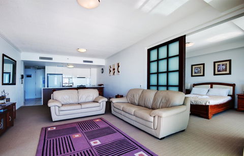 Reflection On The Sea - Dalby Accommodation 37