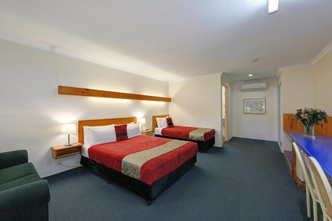 Smart Motels Bert Hinkler - Dalby Accommodation 11
