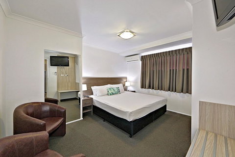 Smart Motels Bert Hinkler - Dalby Accommodation 26
