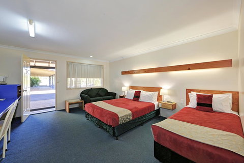 Smart Motels Bert Hinkler - Dalby Accommodation 13