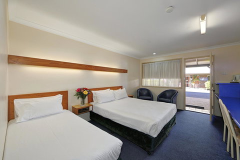 Smart Motels Bert Hinkler - Dalby Accommodation 18