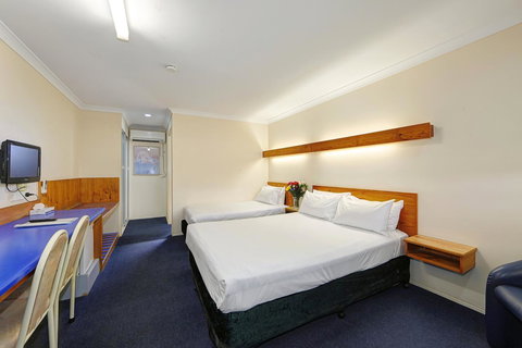 Smart Motels Bert Hinkler - Dalby Accommodation 16