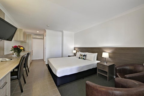 Smart Motels Bert Hinkler - Dalby Accommodation 0