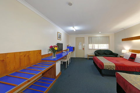 Smart Motels Bert Hinkler - Dalby Accommodation 10