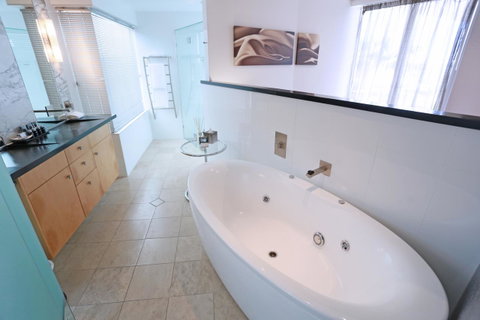 Oceans Mooloolaba - Dalby Accommodation 8