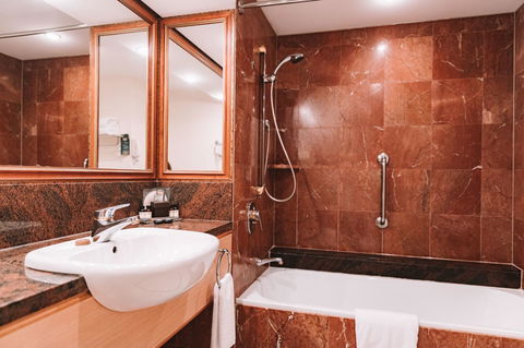 Pullman Cairns International - Dalby Accommodation 17