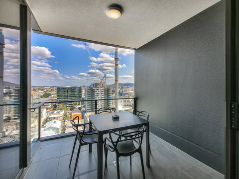 Opera Apartments South Brisbane - Dalby Accommodation 22