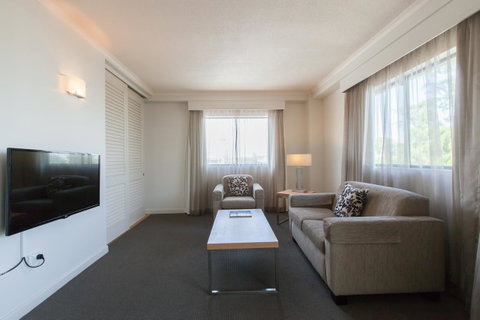 Central Cosmo Apartment Hotel - Dalby Accommodation 5