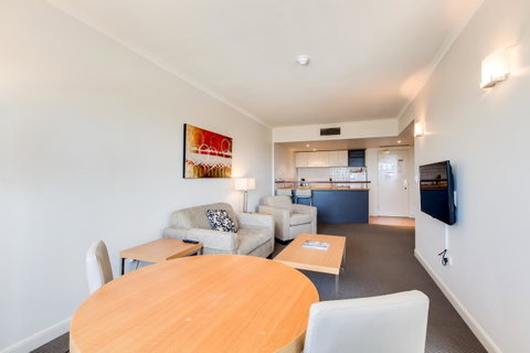 Central Cosmo Apartment Hotel - Dalby Accommodation 25