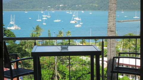 Waterview Airlie Beach - Dalby Accommodation 0