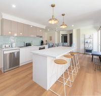 Waterfront Theme Park Getaway - Dalby Accommodation