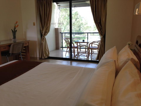 Novena Palms Motel - Dalby Accommodation 14