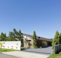Marcol Place Holiday Apartments - Dalby Accommodation