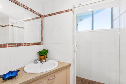 Rainbow Commodore Coolangatta - Dalby Accommodation 24