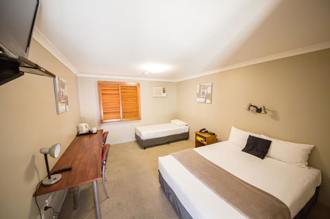 Cosmopolitan Motel & Serviced Apartments - Dalby Accommodation 6